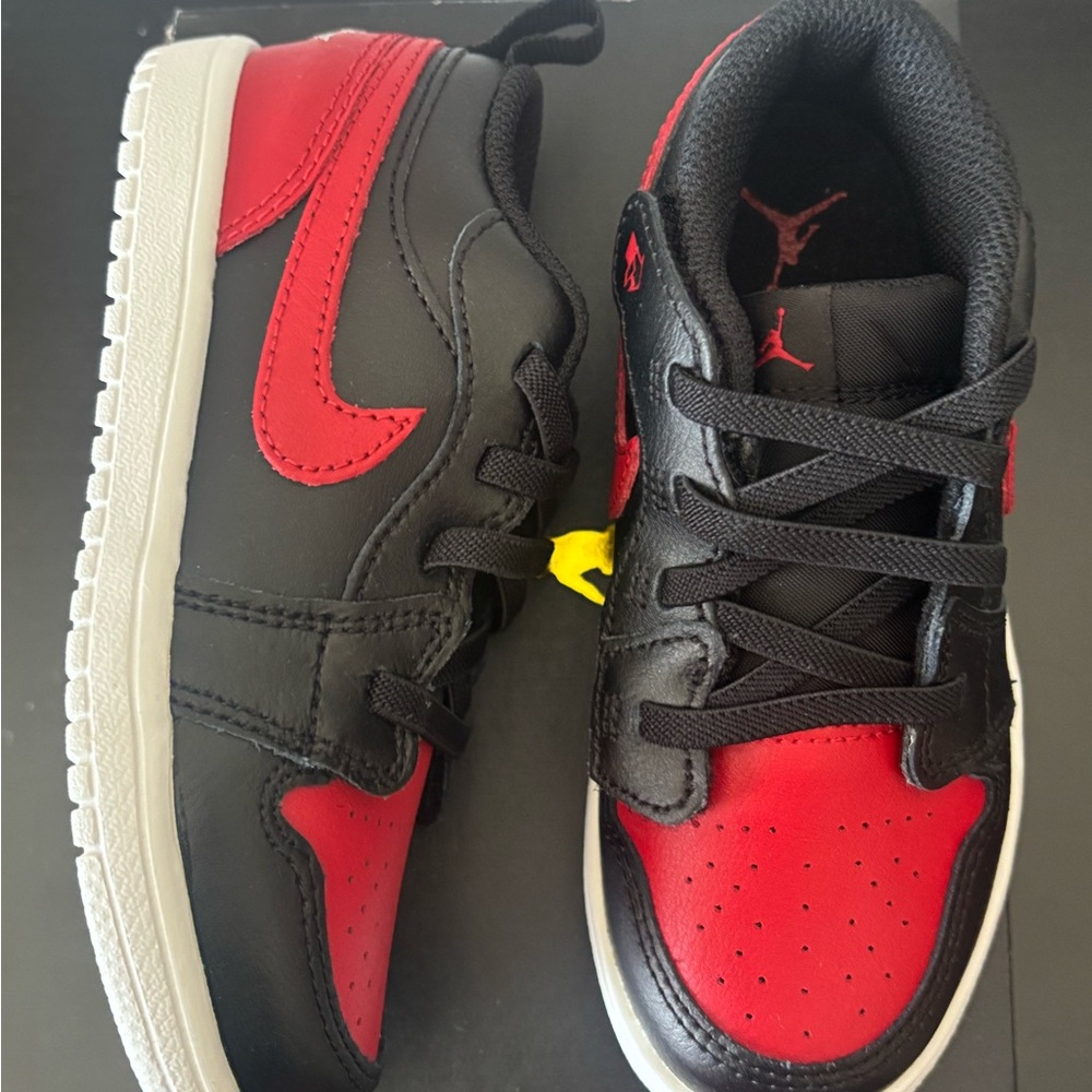Jordan Kids' Sneakers - Black and Red